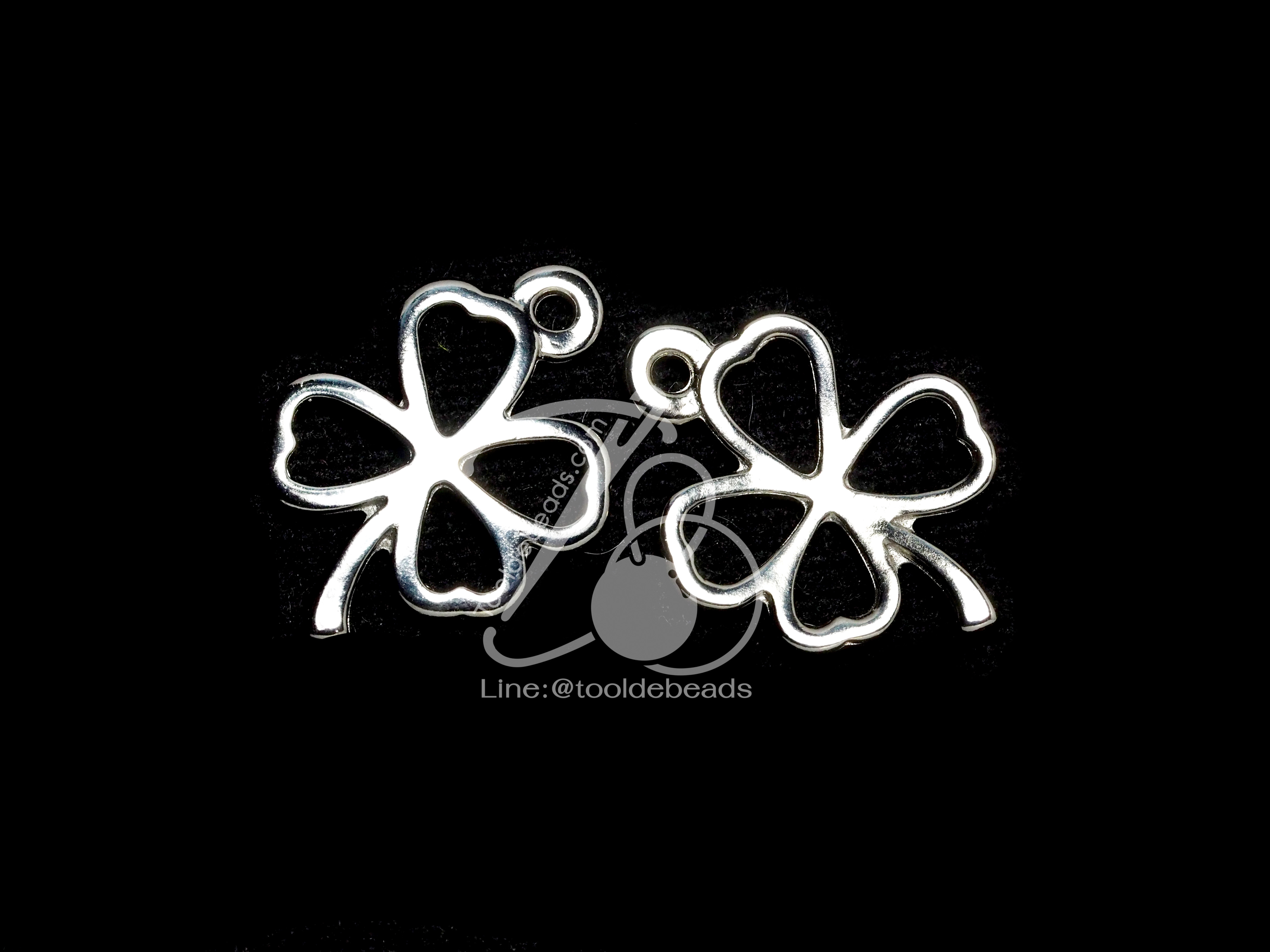 จี้เหล็ก 317 19*25มม. ลายโคลเวอร์ สีเงิน (1 ชิ้น) SKU-00786