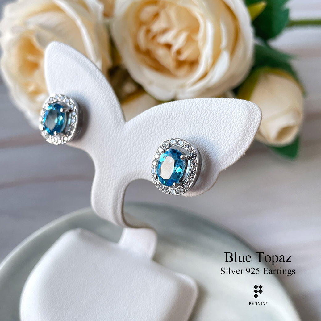 ต่างหูโทแพซสีฟ้า (Blue Topaz) 8x6mm ล้อมเพชรสวิส CZ เกรด TOP 6A เงินแท้ชุบทองคำขาว ดีไซน์สวยหรูคลาสสิก