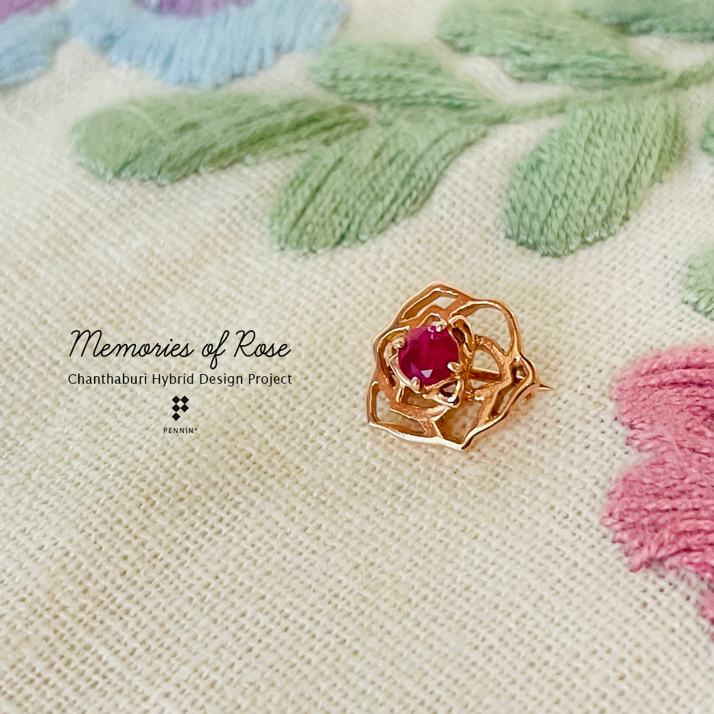 เข็มกลัดดอกกุหลาบ Memories of Rose เงินแท้ 925 ชุบโรสโกลด์ ประดับพลอยทับทิมสยาม