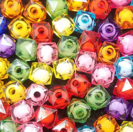 ลูกปัดอะครีลิคทรงลูกเต๋า 8 ม.ม. คละสี / 50 เม็ด (นอก)