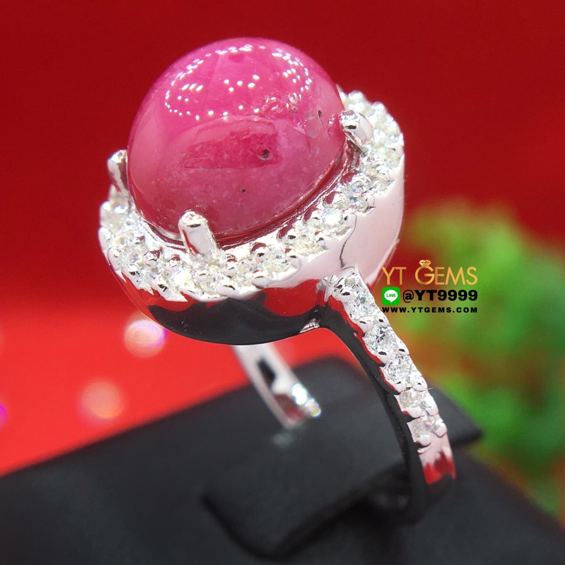 แหวนทับทิมกินบ่เซี่ยง ทับทิมสตาร์ ล้อมเพชรSwiss แหวนเงินแท้ 92.5% ชุบทองคำขาว พลอยทับทิมกินบ่เซี่ยงแท้ (เหลือบสตาร์เล็กน้อย) หน้าแหวน 1.5 ซม. YTG-7687 YTGEMS