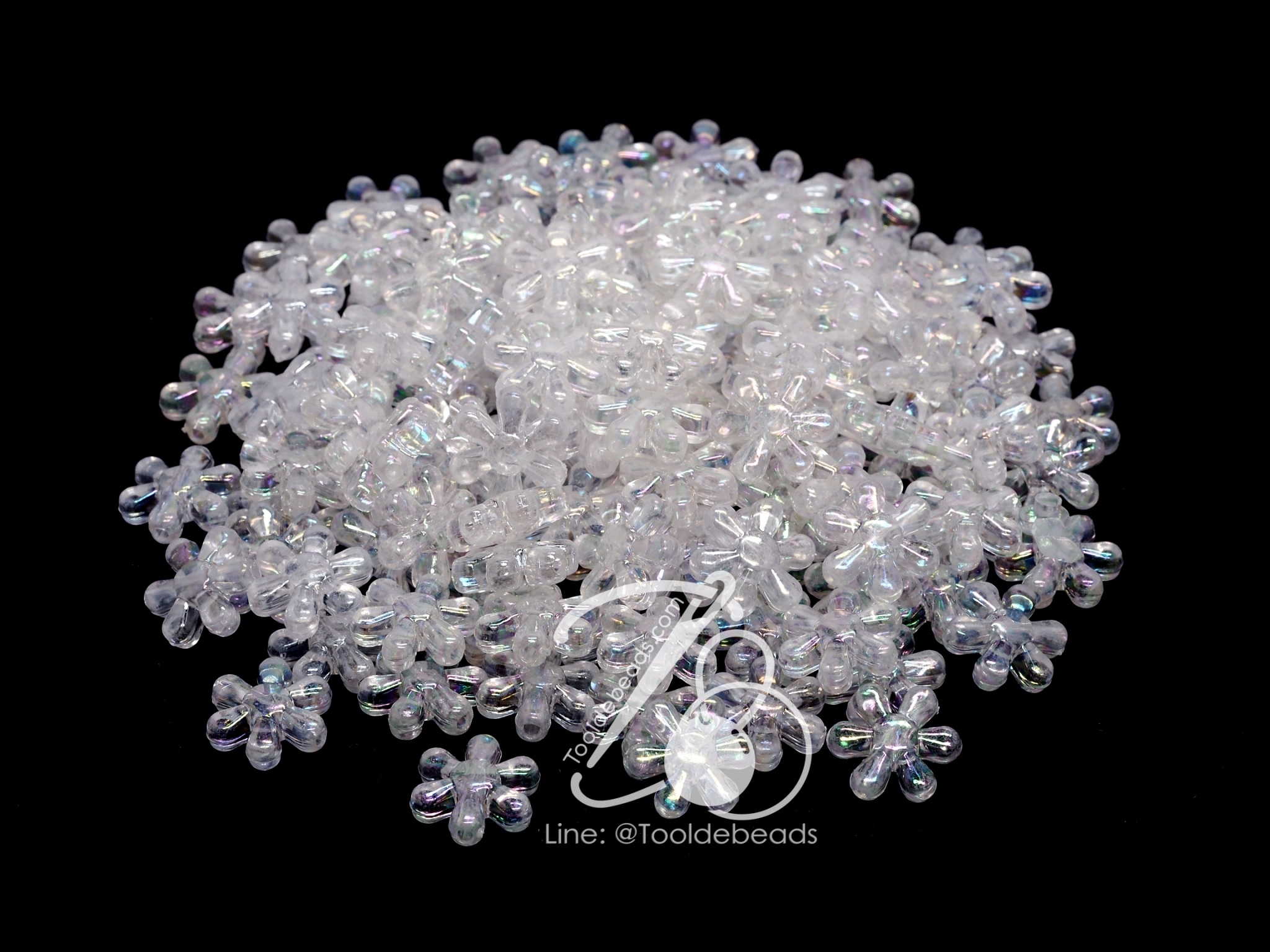 ลูกปัดพลาสติก เคลือบรุ้ง 15มม. ลายดอกไม้หกแฉก สีขาวรุ้งใส (15 กรัม) SKU-09540