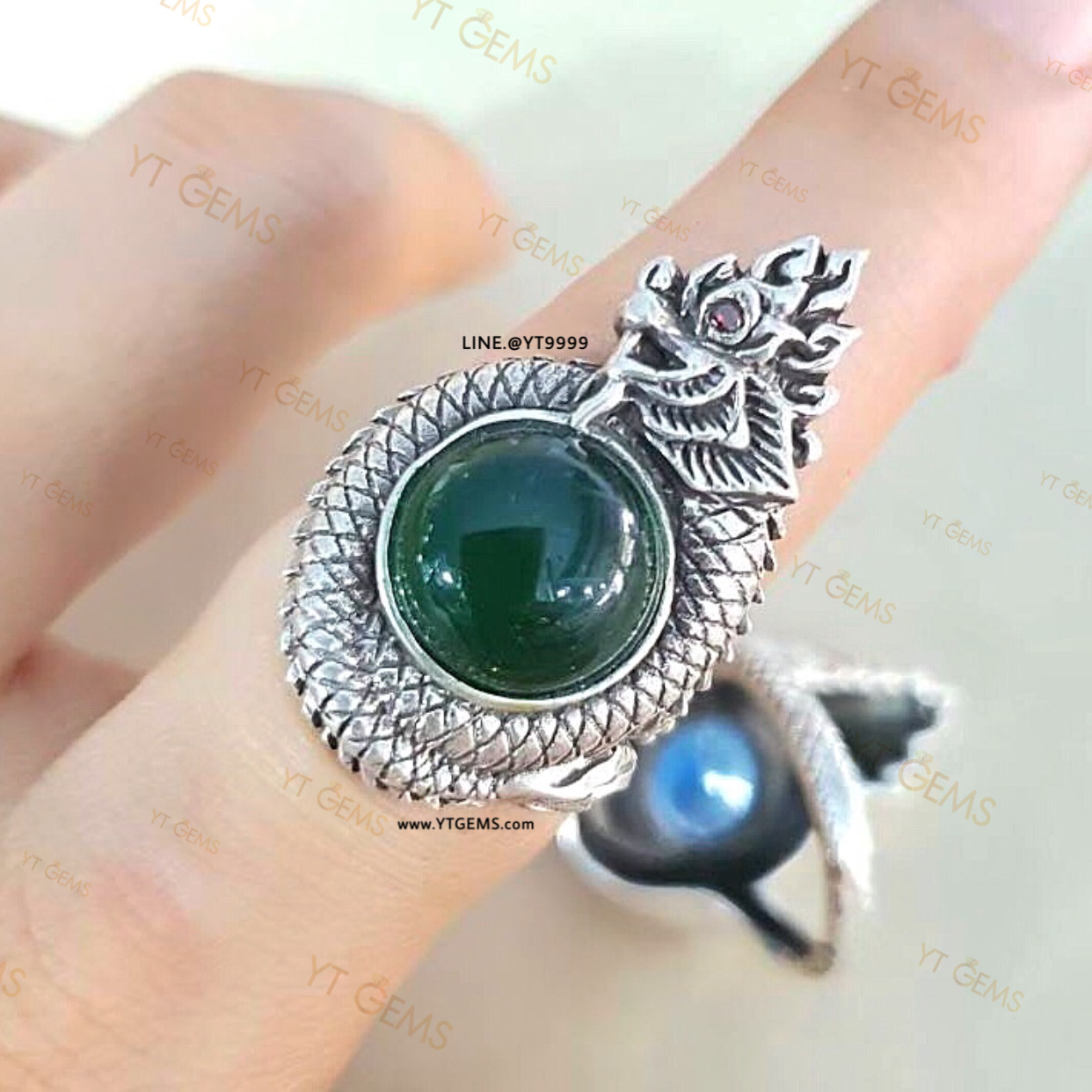 แหวนพญานาค โอบมณีสีเขียว มรกต แหวนเงินแท้ รมดำ พลอย(CZ) YTG-11494 YTGEMS
