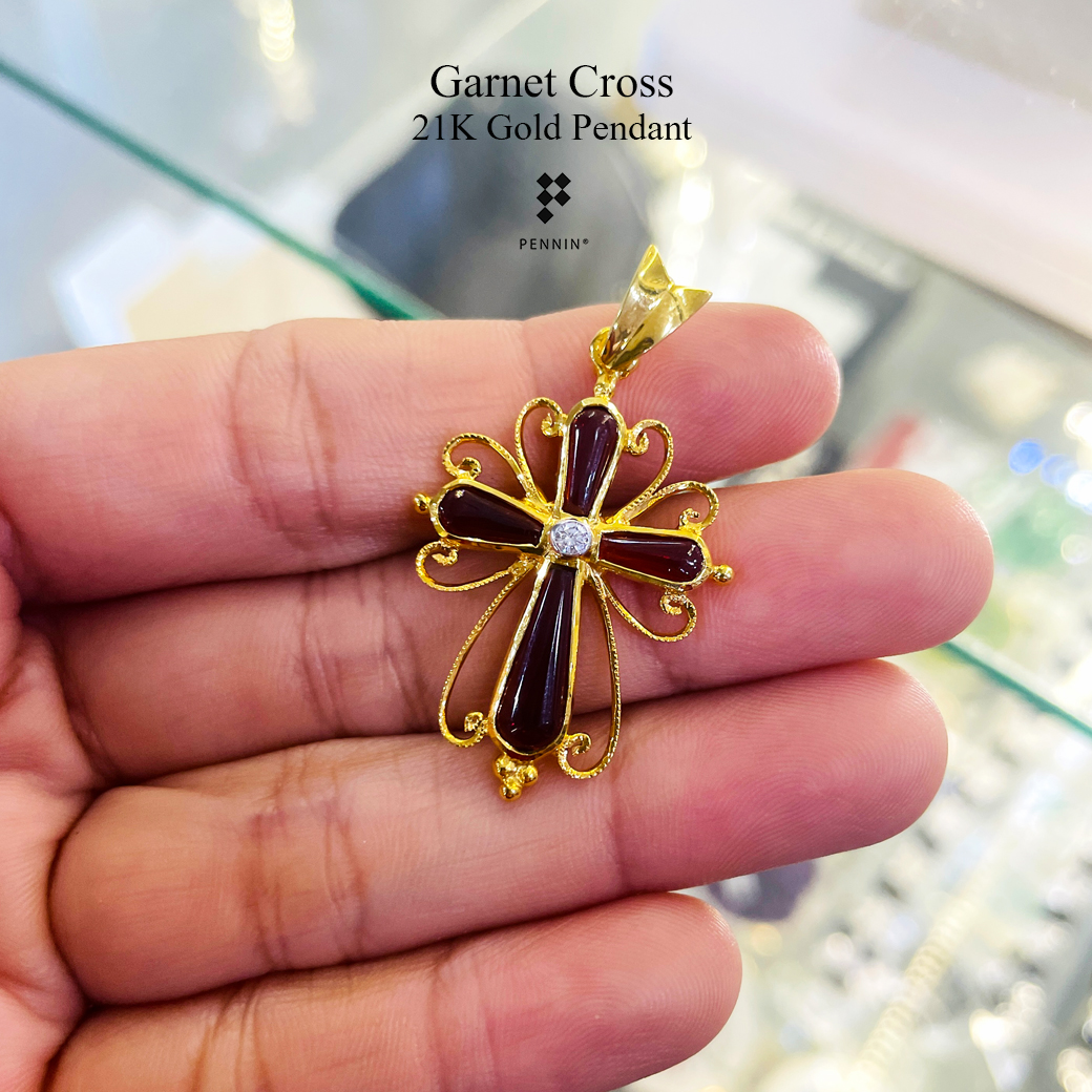 จี้กางเขนทองคำแท้ ประดับพลอยโกเมน เพชรแท้ 0.045ct งานขึ้นมือทอง 90 พลอยแท้จันทบุรี