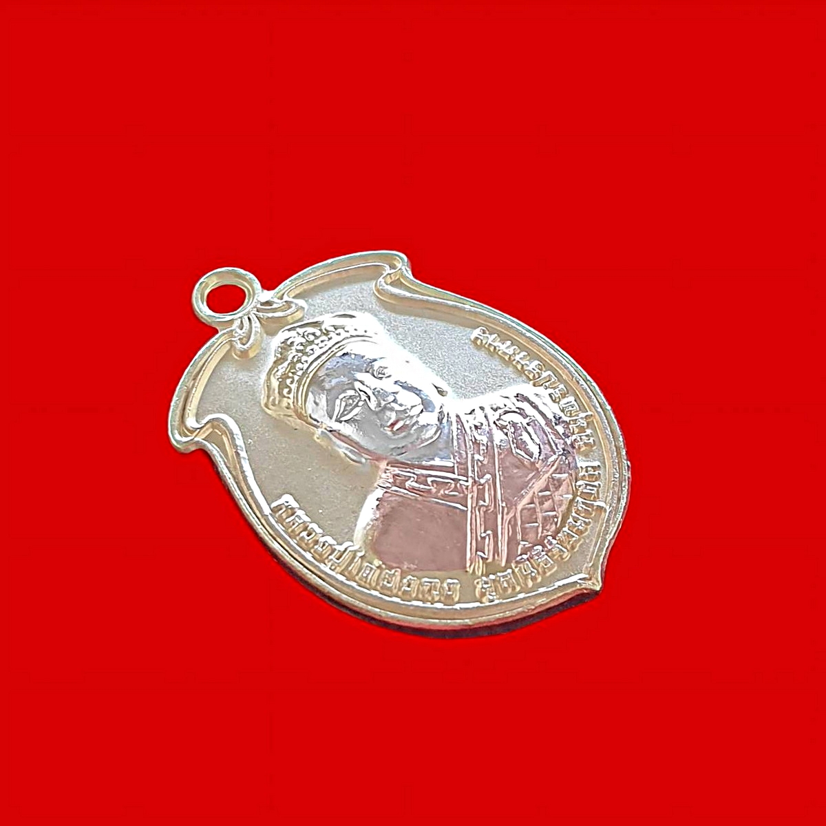 เหรียญหลวงปู่ไต้ฮงกงมูลนิธิร่วมกุศลจ.สมุทรปราการพิธีพุทธาภิเษก2สมัยปีพ.ศ.2555เนื้อสามกษัตริย์