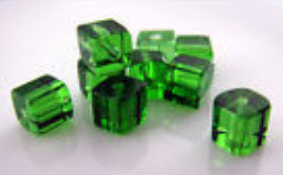 ลูกปัดลูกเต๋าใส 4x4 ม.ม. สีเขียว / 200 เม็ด