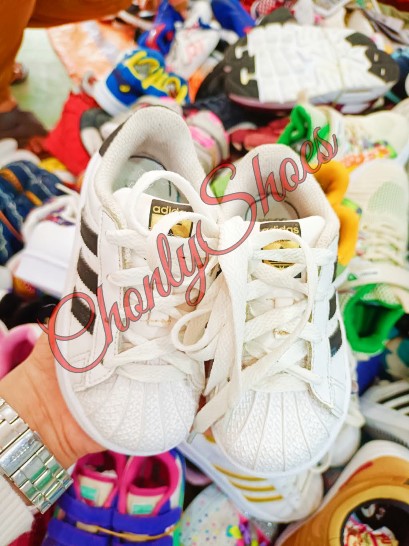 ขายส่งรองเท้าเด็กมือสอง