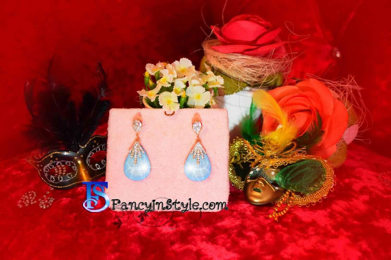 Earings/ต่างหูแต่งคริสตัลรูปหยดน้ำสีฟ้าและคริสตัลเพชร