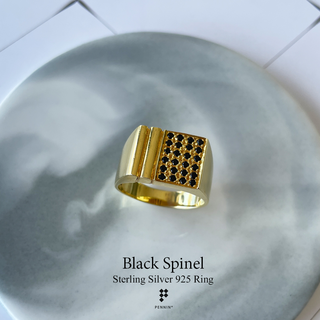 HUGO: แหวนพลอยแท้ผู้ชาย นิล (Black Spinel) เงินแท้ชุบทองคำ หน้าสี่เหลี่ยม แนวโมเดิร์น เข้มแข็ง สง่างาม