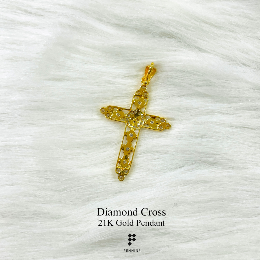 จี้กางเขนทองคำแท้ ลายดอกไม้ ประดับเพชรแท้ น้ำ 97 0.525 ct งานขึ้นมือทอง 90