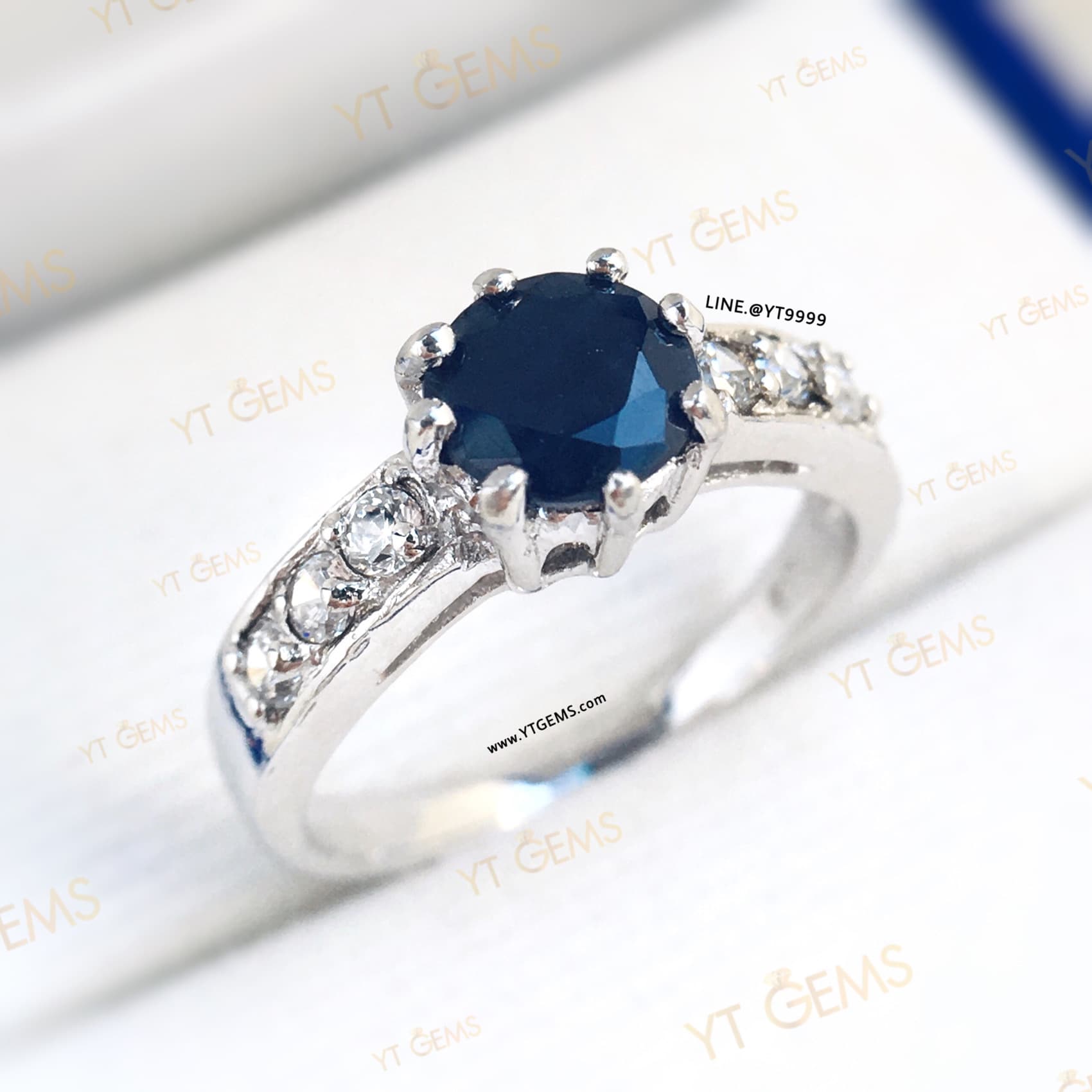 แหวนไพลิน ข้างเพชร แหวนเงินแท้ ชุบทองคำขาว พลอยไพลินแท้ YTG-2722 YTGEMS