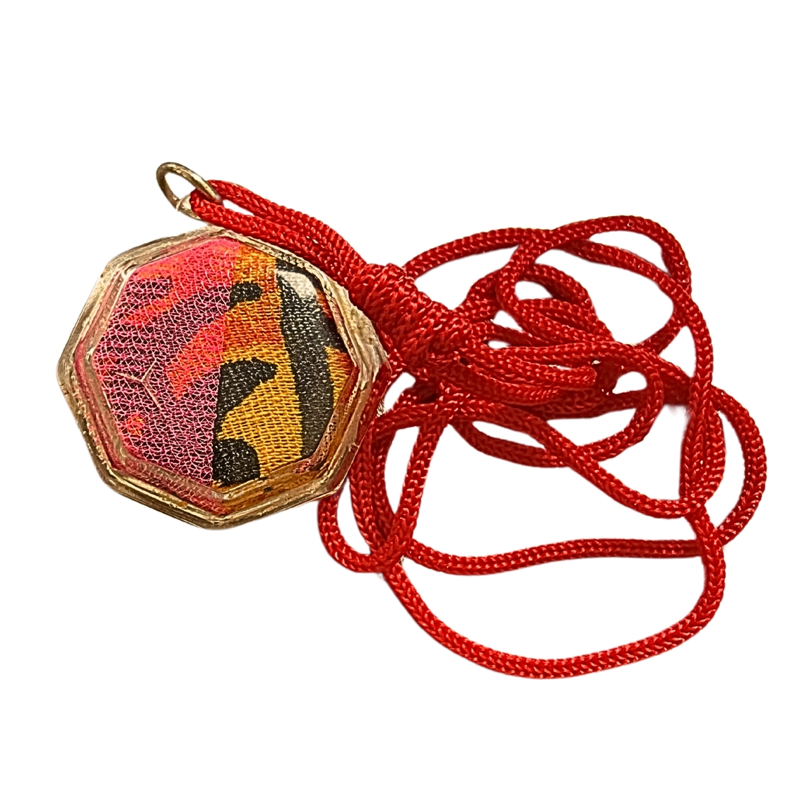 เหรียญเทพเจ้าฮั่นเซียงจื้อโป๊ยเซียนโจวซือที่ระลึกเก็บศพไร้ญาติปีพ.ศ.2537เนื้อทองแดงเลี่ยมเดิมพร้อมฮู้มีเชือกเดิมผ่านพิธีปลุกเสกแล้วค่ะ