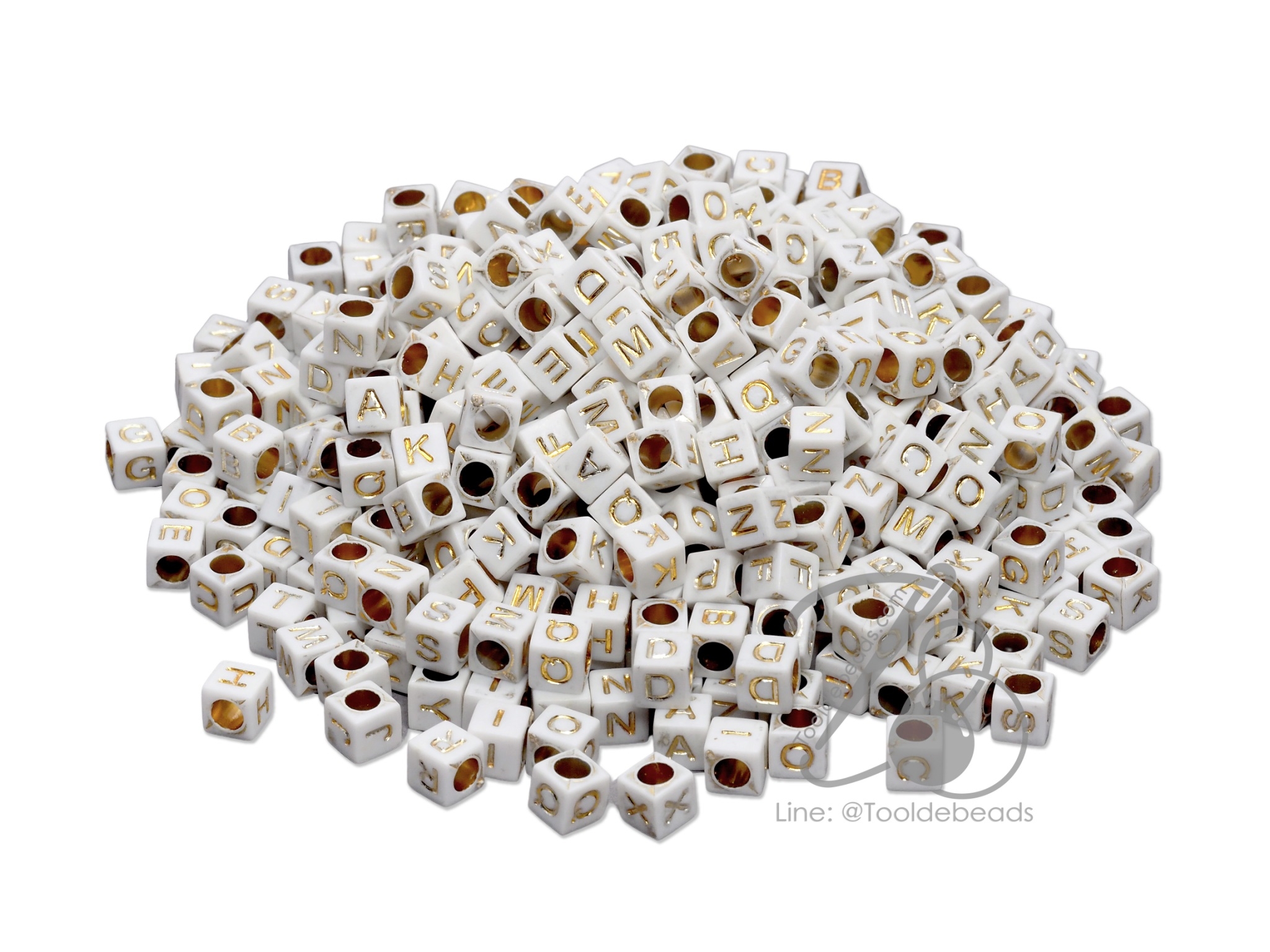 ลูกเต๋าอะคริลิค 6*6มม. พื้นขาว อักษรทอง (500 กรัม) SKU-08570