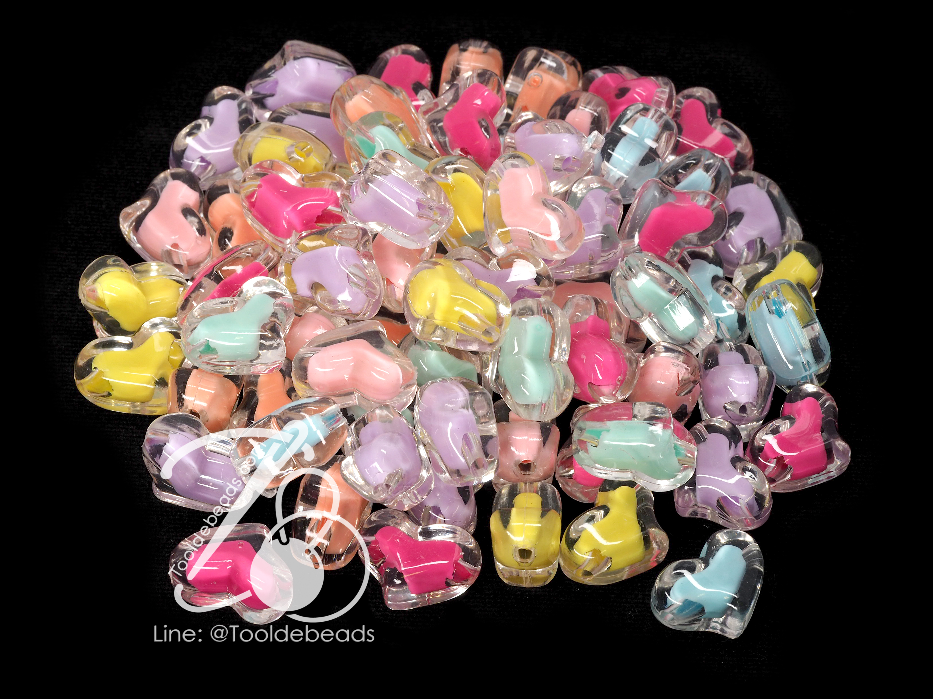 ลูกปัดอะคริลิค 18มม. ลายหัวใจแหลมสอดไส้ คละสีใส (10 กรัม) SKU-12886