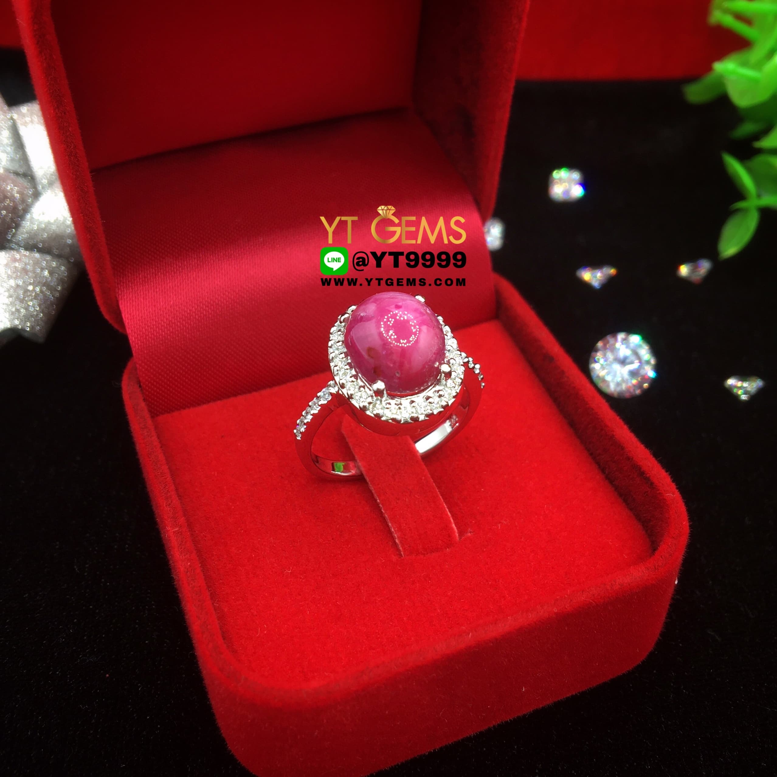 แหวนทับทิมกินบ่เซี่ยง ทับทิมสตาร์ ล้อมเพชรSwiss แหวนเงินแท้ 92.5% ชุบทองคำขาว พลอยทับทิมกินบ่เซี่ยงแท้ (เหลือบสตาร์เล็กน้อย) หน้าแหวน 1.5 ซม. YTG-7687 YTGEMS