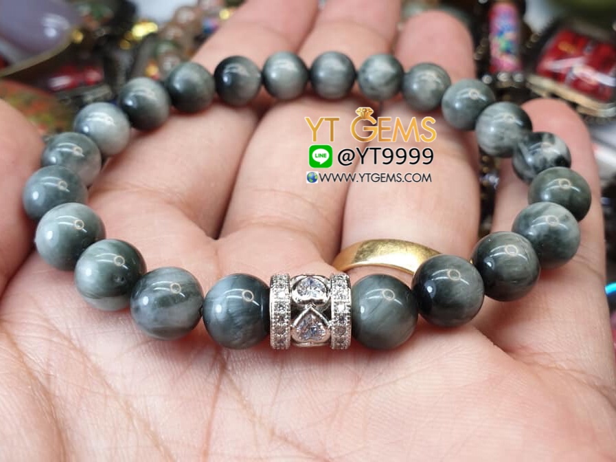 สร้อยข้อมือหินตาเหยี่ยว ตกแต่งจิวเวลรี่ประดับเพชรSwiss หินตาเหยี่ยวแท้ 8 มิลลิเมตร YTG-7893 YTGEMS