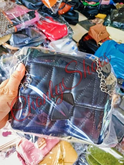 ขายส่งกระเป๋ามือสอง