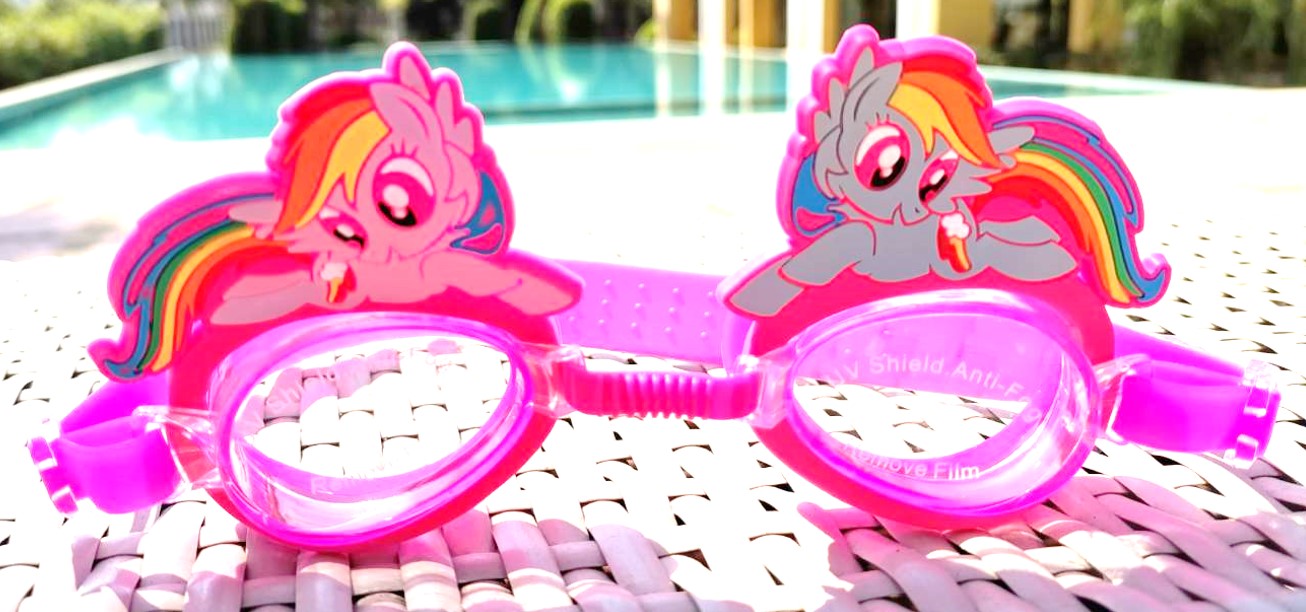 แว่นตาว่ายน้ำเด็กพร้อมส่ง ลวดลายแฟนซี สดใส หลายแบบ