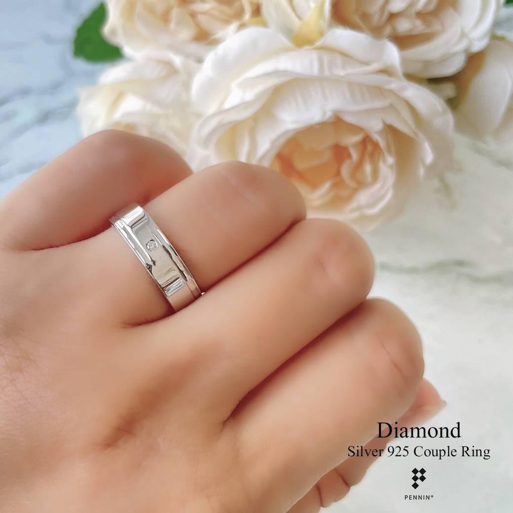 แหวนปลอกมีดตัดเรียบ ลายขีดบนล่าง เพชรแท้VS1 G color 0.015ct เงินชุบทองคำขาว