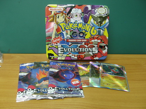 การ์ดโปเกมอน 1 ชุดใหญ่+3แพ็ค พร้อมกล่องโลหะ