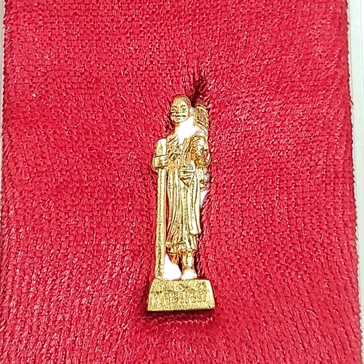 รูปหล่อลอยองค์พระสีวลีมหาลาภวัดเพชรสมุทรวรวิหารจ.สมุทรสงครามเนื้อกะไหล่ทอง