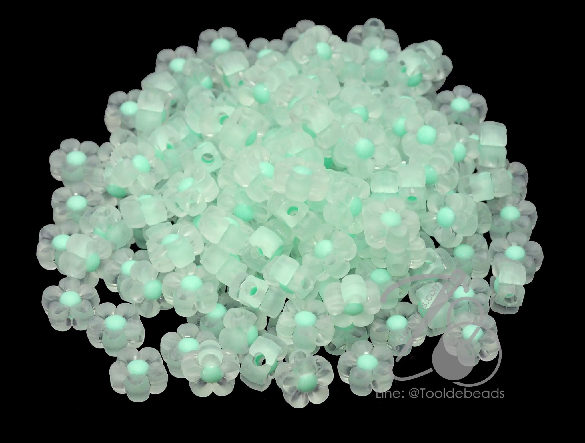 ลูกปัดอะคริลิค 13มม. ลายดอกซากุระเล็กสอดไส้ คละสีขุ่นใส (10 กรัม) SKU-16827