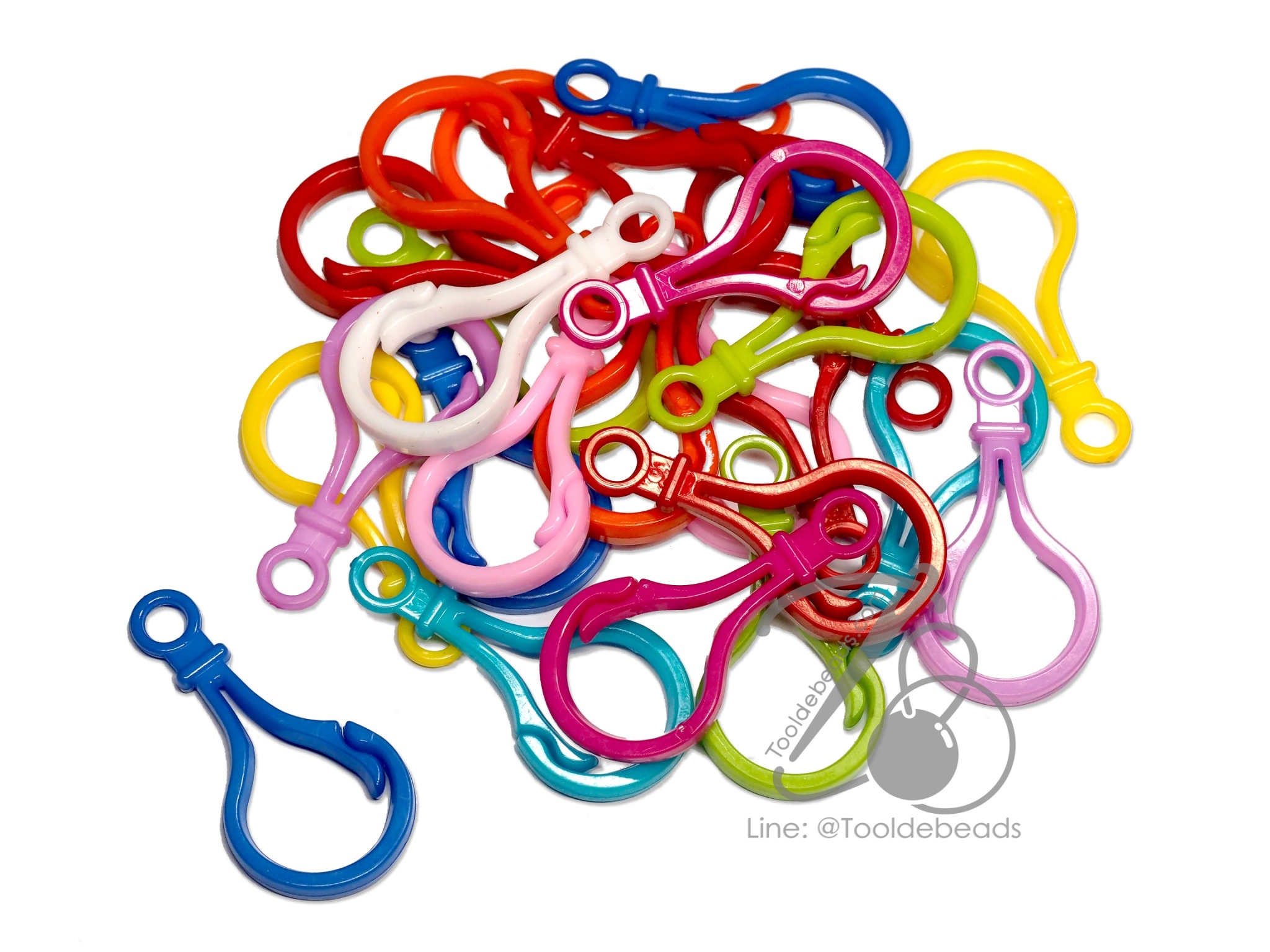 จี้อะคริลิค 25*50มม. ลายตะขอก้ามปูเกี่ยว สีสด (15 กรัม) SKU-10084