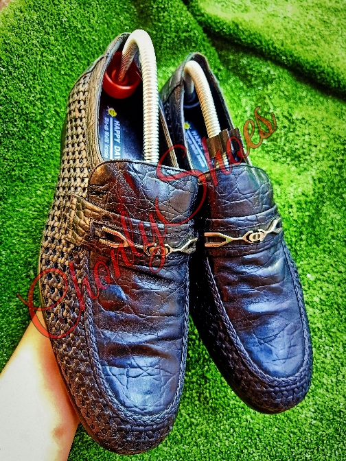 ขายส่งรองเท้าหนังมือสอง
