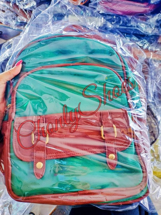ขายส่งกระเป๋ามือสอง