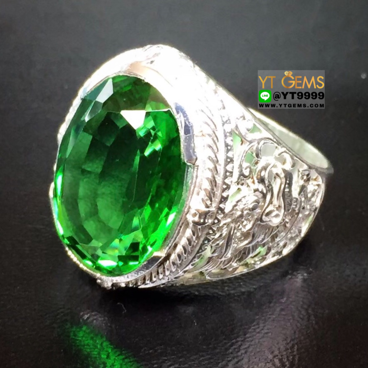 แหวนมรกต แหวนเงินแท้ 92.5% ประดับพลอยมรกต(cz) ข้างฉลุลายพญาครุฑ YTG-8475 YTGEMS