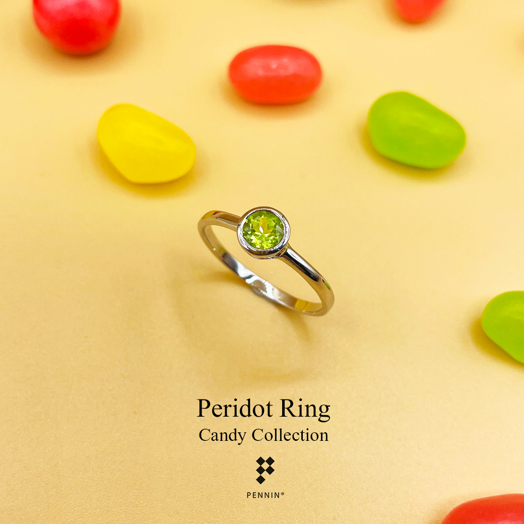 Candy Collection: แหวนเพอริโด (Peridot) เม็ดเดี่ยว 5mm ฝังหุ้ม เงินแท้ 925 ชุบทองคำขาว