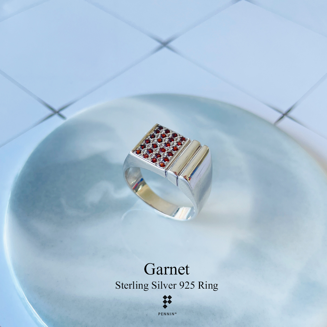 HUGO: แหวนพลอยแท้ผู้ชาย โกเมน (Garnet) เงินแท้ชุบทองคำขาว หน้าสี่เหลี่ยม แนวโมเดิร์น เข้มแข็ง สง่างาม