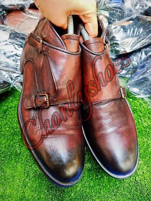 รองเท้าหนังมือสอง by Chonlyshoes