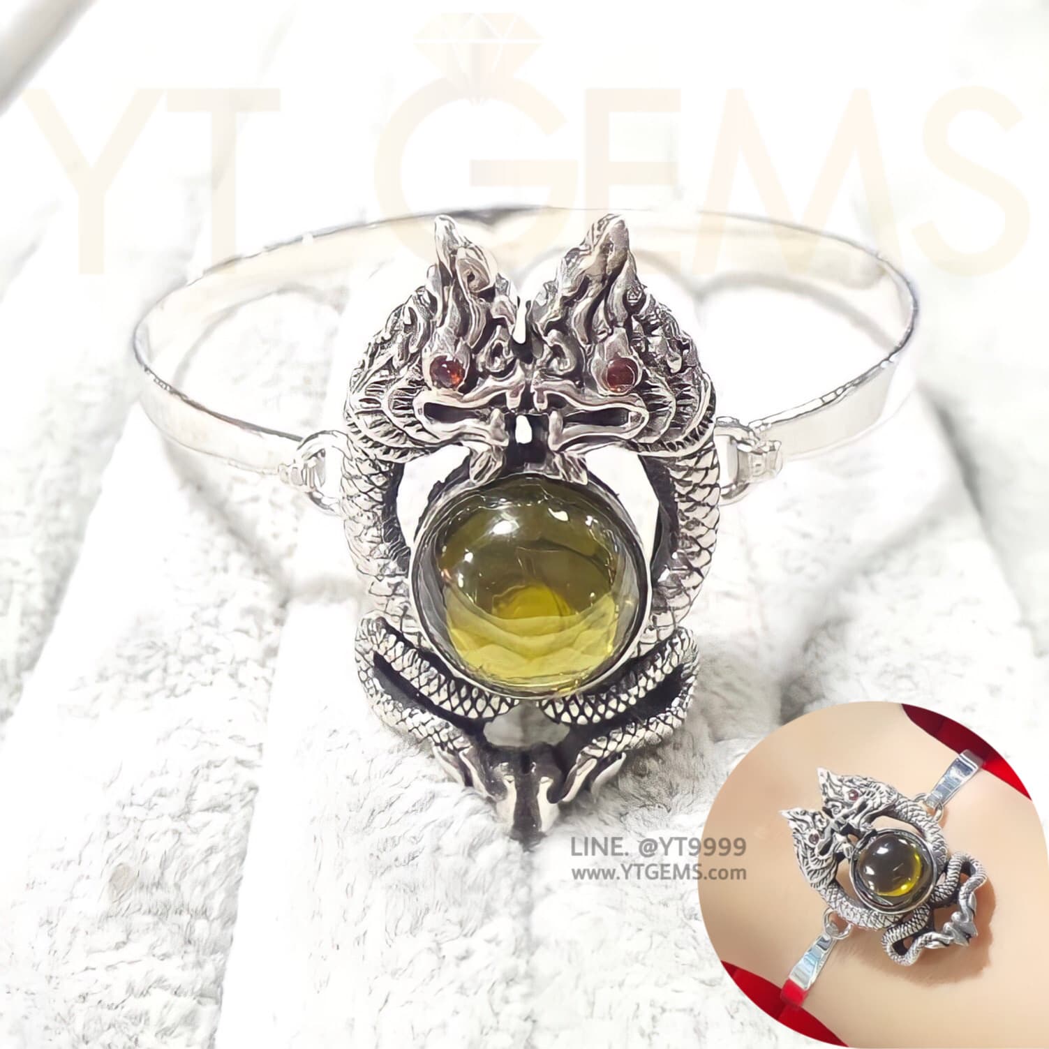กำไลพญานาคคู่ นาคเกี้ยว โอบมณีสีเขียวส่อง กำไลเงินแท้ รมดำ พลอย(CZ) YTG-11694 YTGEMS