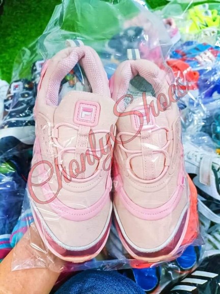 ขายส่งรองเท้าเด็กมือสอง