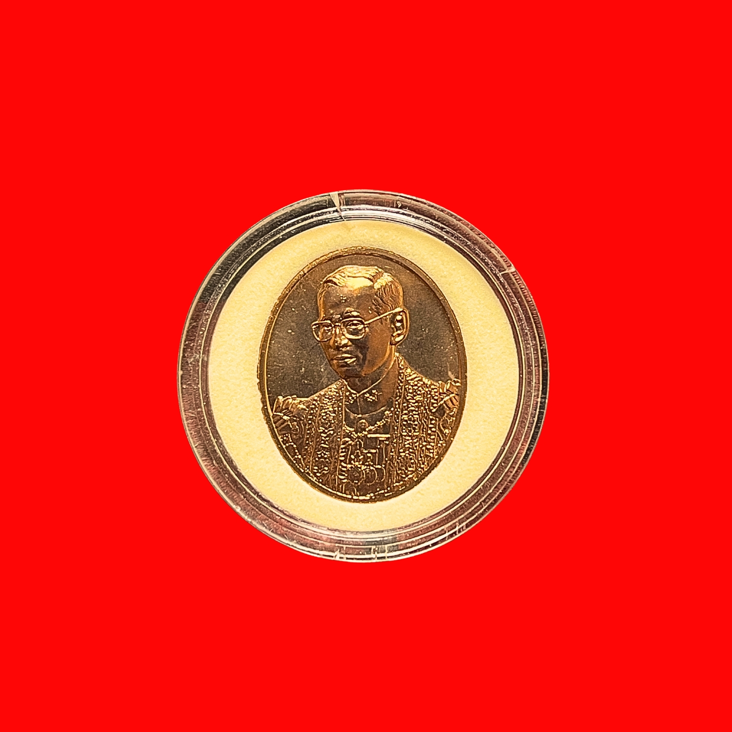 เหรียญพระบาทสมเด็จพระเจ้าอยู่หัวรัชกาลที่9ที่ระลึก100ปีโรงพยาบาลจุฬาลงกรณ์สภากาชาดไทยปีพ.ศ.2557เนื้อทองแดง