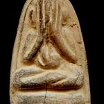 พระปิดตา 2 หน้าเนื้อดินอุดกริ่ง หลวงพ่อเชย วัดท่าควาย จ.สิงห์บุรี ปี 2464