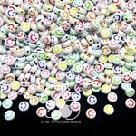 ลูกปัดอะคริลิค 6มม. ลายหน้ายิ้ม พื้นขาว คละสีสด (100 กรัม) SKU-12935