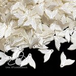 ลูกปัดมุกพลาสติก 20มม. ลายหางปลา สีครีม (80 กรัม) SKU-12782