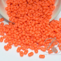 ลูกปัดพลาสติก 6มม. ลายเม็ดถั่ว สีส้ม (80 กรัม)
