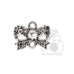 จี้เหล็ก 101 13*18ม. ลายโบว์ สีเงิน (1 ชิ้น) SKU-09480