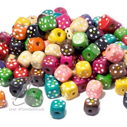 ลูกปัดไม้ 12มม. ลายลูกเต๋า จุดดอกไม้ คละสี (500 กรัม) SKU-09819