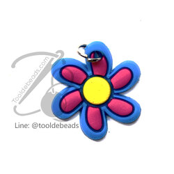 จี้ยาง ลายดอกไม้ สีม่วง-ฟ้า (1 ชิ้น) SKU-09428