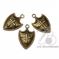 จี้เหล็ก 73 25มม. ลายโล่ สีสนิม (1 ชิ้น) SKU-00916