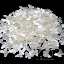 ลูกปัดมุกพลาสติก 18*13มม. ลายผีเสื้อ สีครีม (10 กรัม) SKU-15798