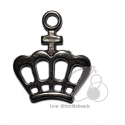 จี้เหล็ก 335 19*22มม. ลายมงกุฎ สีรมดำ (1 ชิ้น) SKU-00806