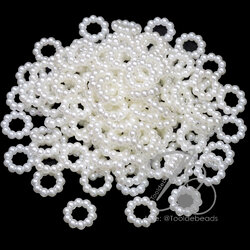 ลูกปัดมุกพลาสติก 15มม. ลายห่วงโบ๋ สีครีม (10 กรัม) SKU-15259