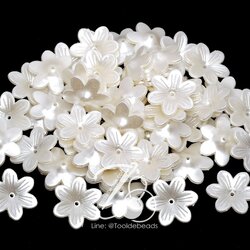 ลูกปัดมุกพลาสติก 21มม. ลายดอกไม้ สีครีม (500 กรัม) SKU-12740