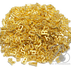 จี้อะคริลิค 10มม. ตัวอักษร สีทอง (500 กรัม) SKU-14489