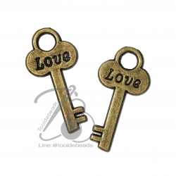 จี้เหล็ก 391 13*37มม. ลายกุญแจ สีสนิม (1 ชิ้น) SKU-05814